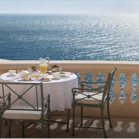 La * Roquebrune-Cap-Martin