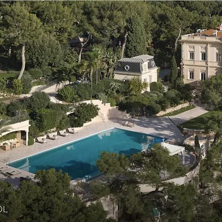 La Villa *